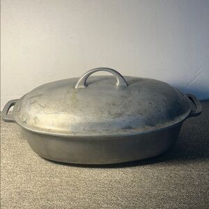 Vintage Heavy-Duty Oval Roasting Pan with Lid - Silver 8 X 15